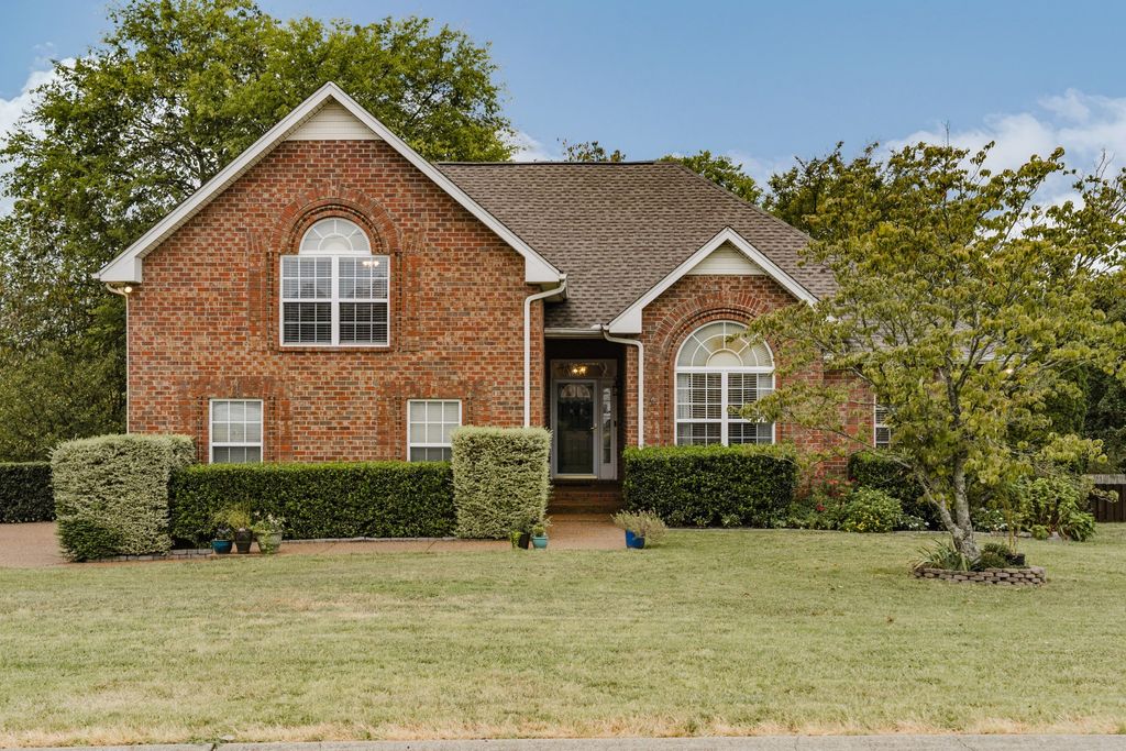 116 Strathmore Way, Hendersonville