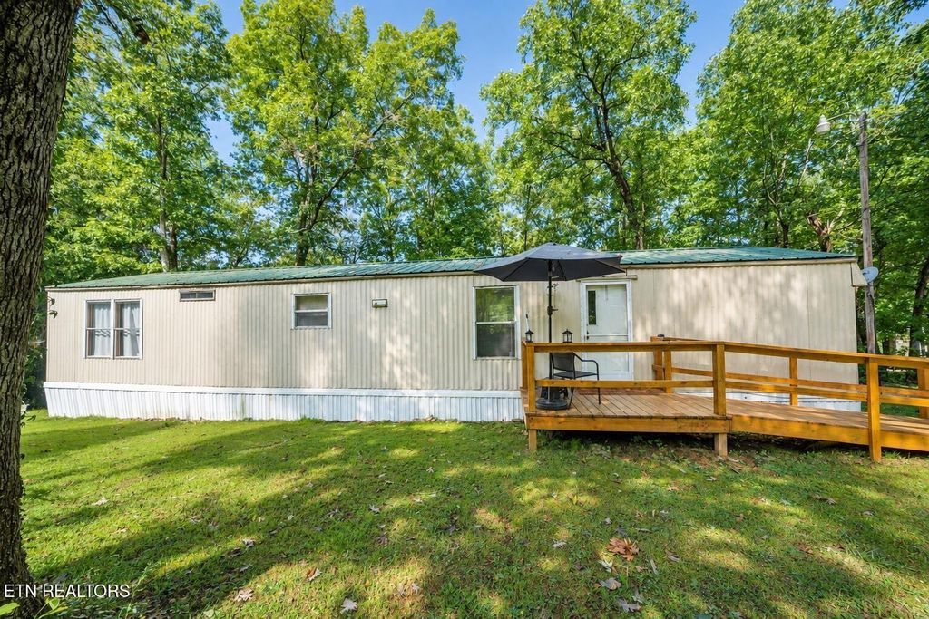 917 Nameoki Circle, Crossville