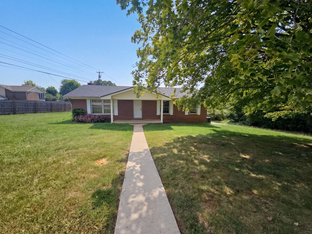1001 Stanbery Cir, Greeneville