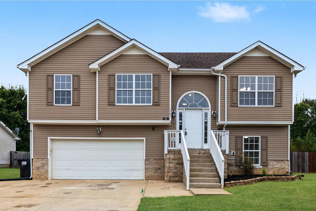 1361 Mutual Dr, Clarksville