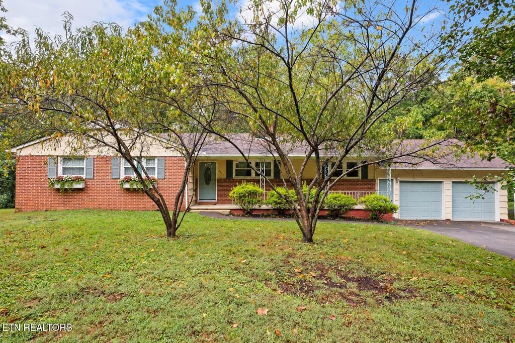 4721 W Sunset Rd, Knoxville