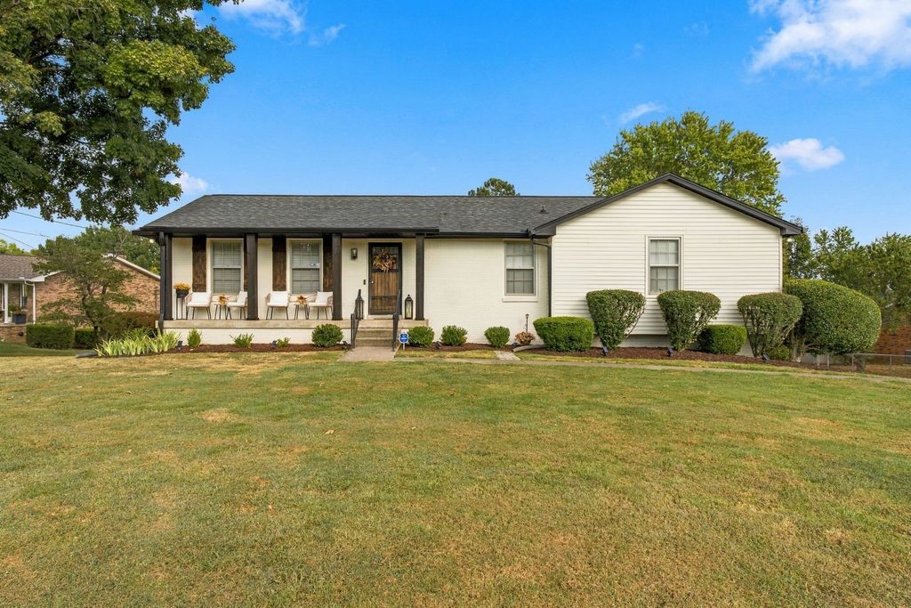 681 Atlanta Dr, Hermitage
