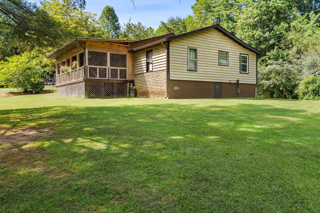 44 Little Wolf Creek Rd, Murphy
