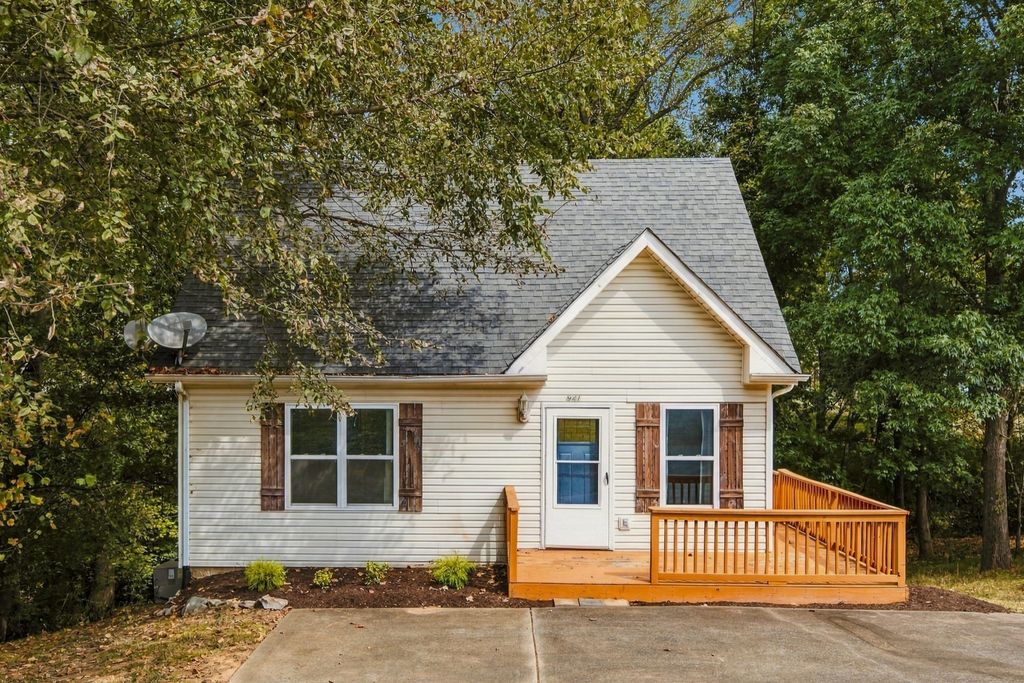 941 Applegrove Cir, Clarksville