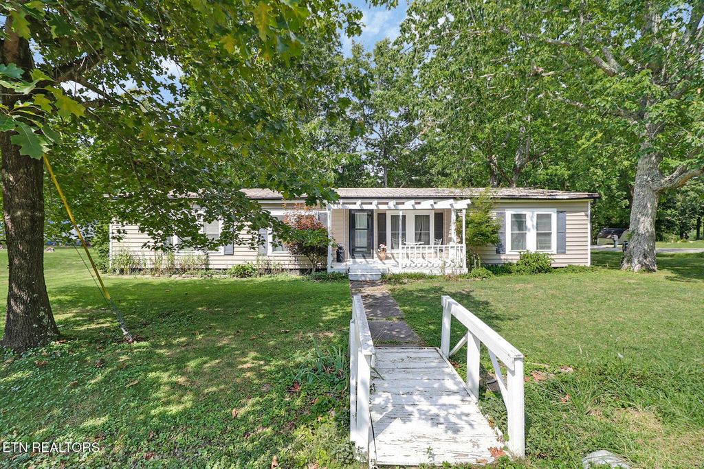 313 Rugby Rd, Crossville