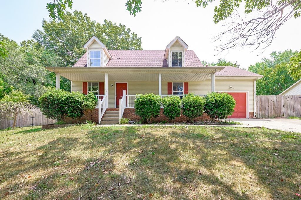 435 Kelsey Dr, Clarksville
