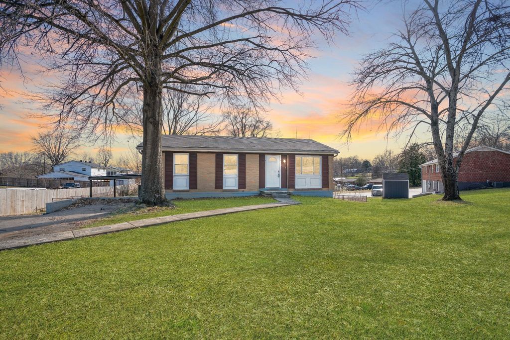 2016 Rosemary Dr, Clarksville