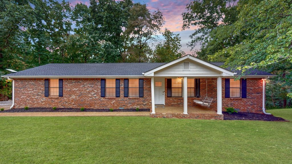 1304 Winding Way Dr, White House