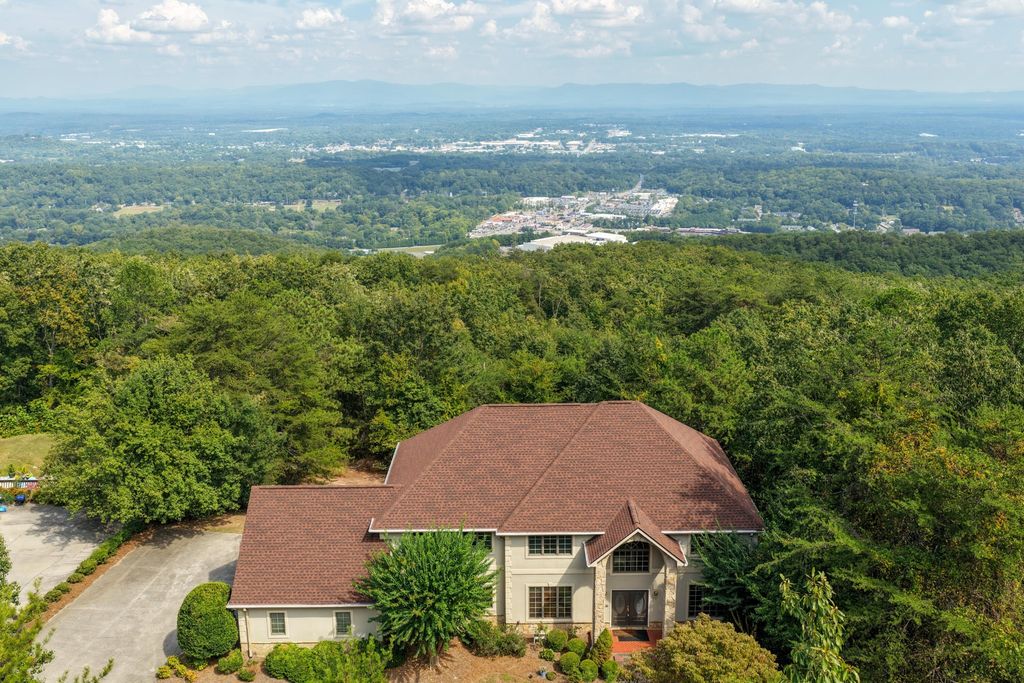 815 Battlefield Park Drive, Dalton