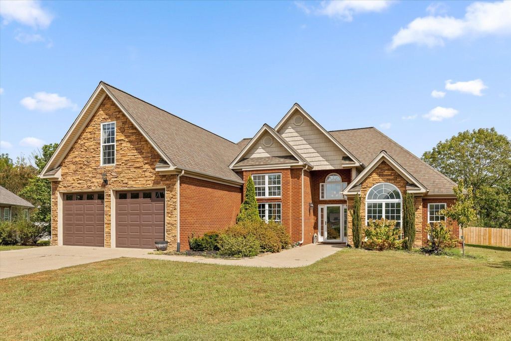 8789 Allie Dan Court, Ooltewah