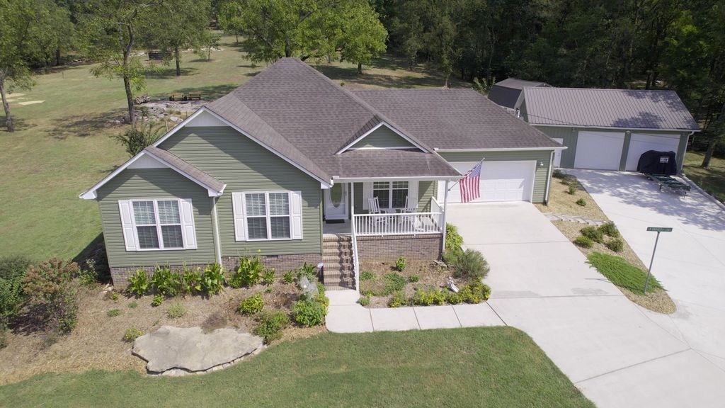 53 Cecil Johnson Rd, Mulberry