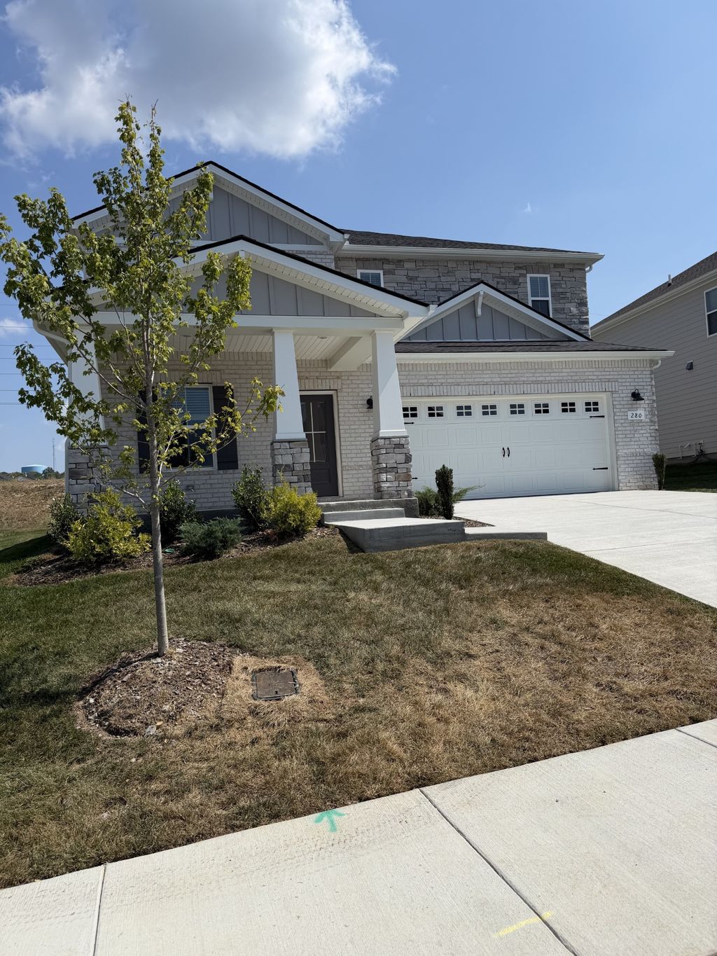 280 Astoria Dr, Hendersonville