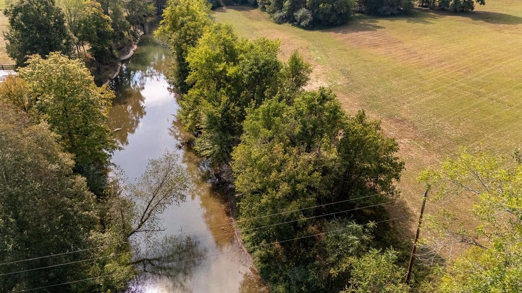 305 State Line Rd, Saint Joseph