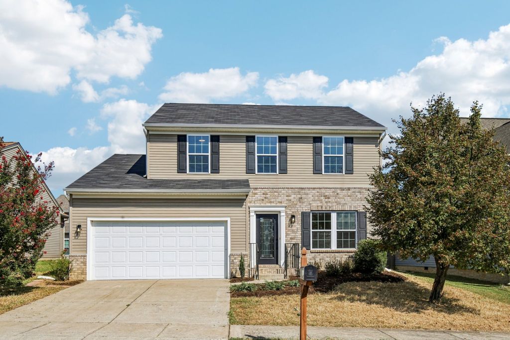 621 Betty Lou Dr, Madison