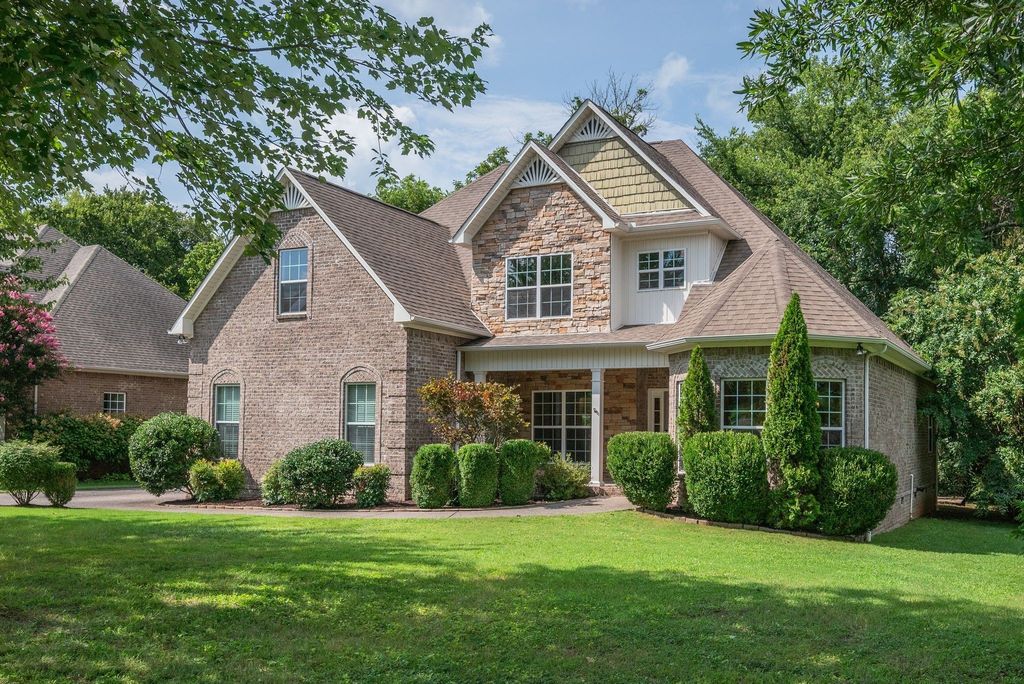 1000 Glessner Dr, Spring Hill