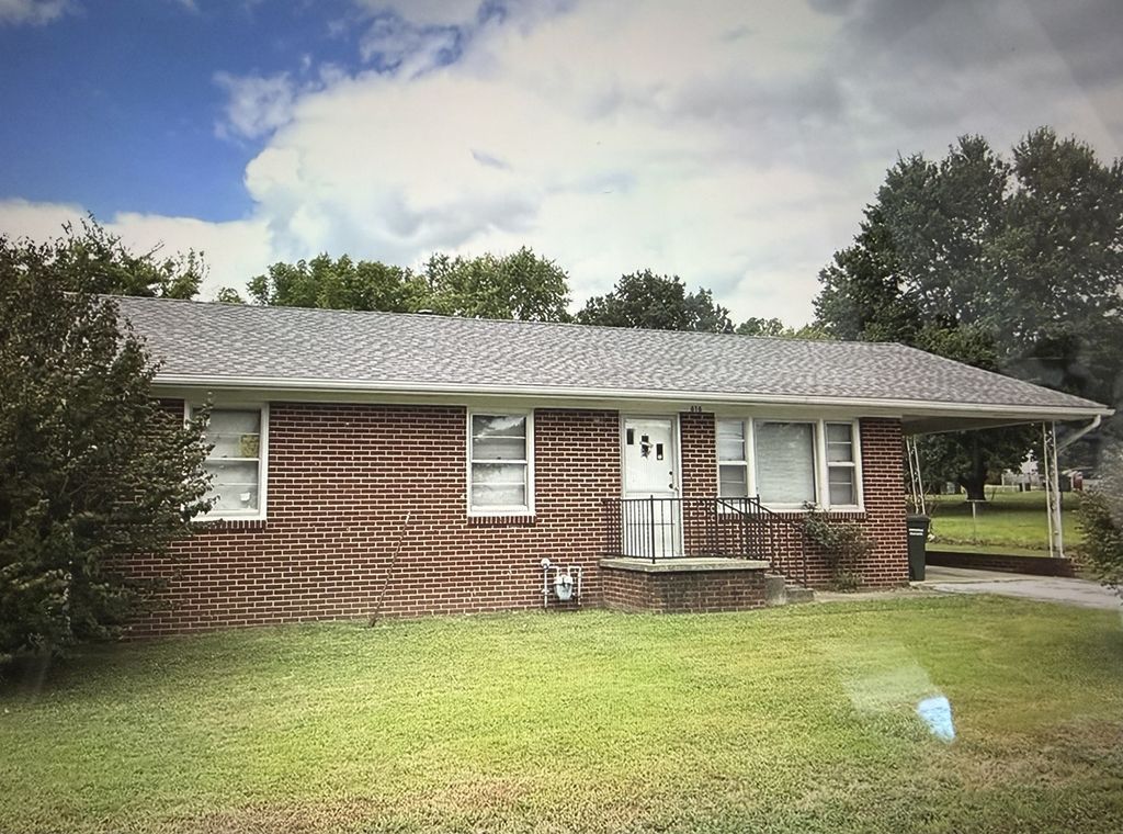 616 Vass Ln, Hopkinsville