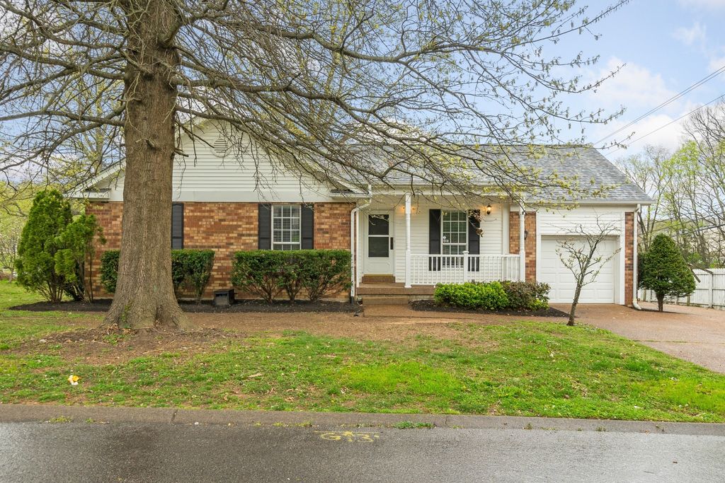 5800 Labrador Ln, Antioch