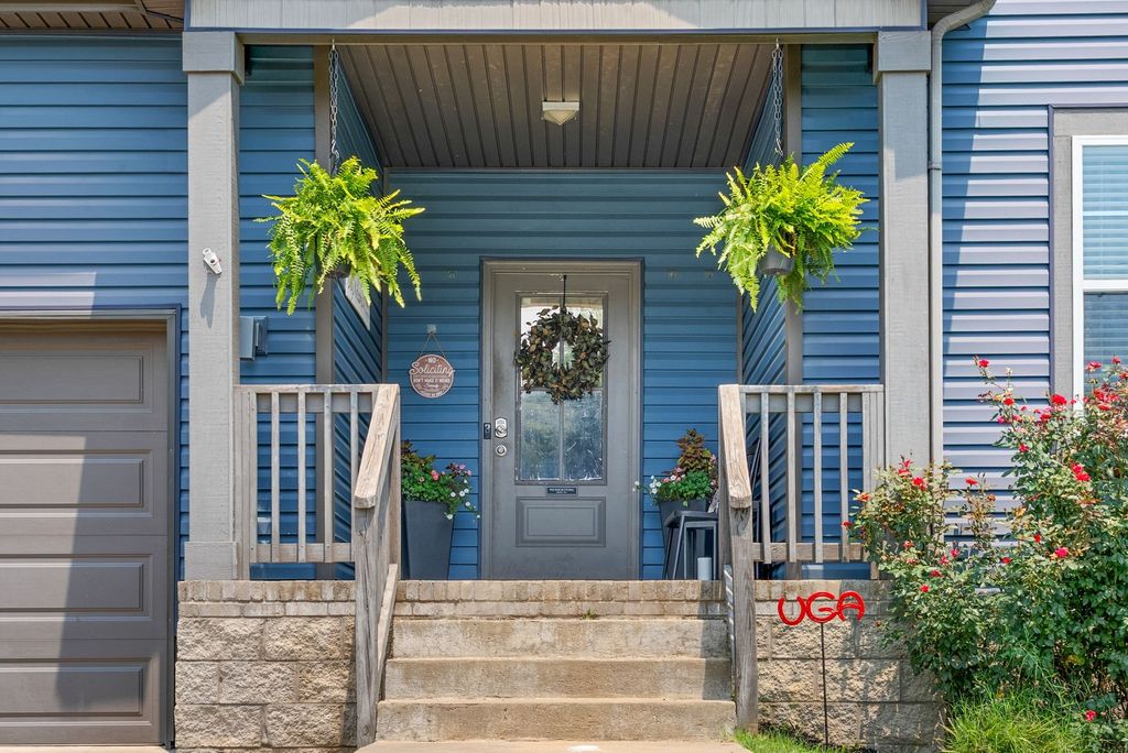 206 Eagles Talon Ct, Clarksville