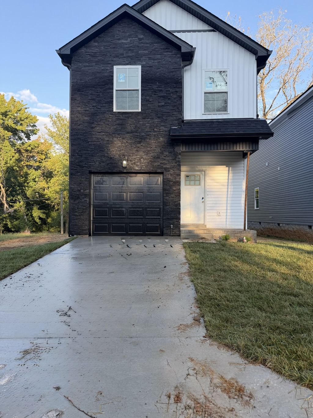 811 Gracey Ave, Clarksville