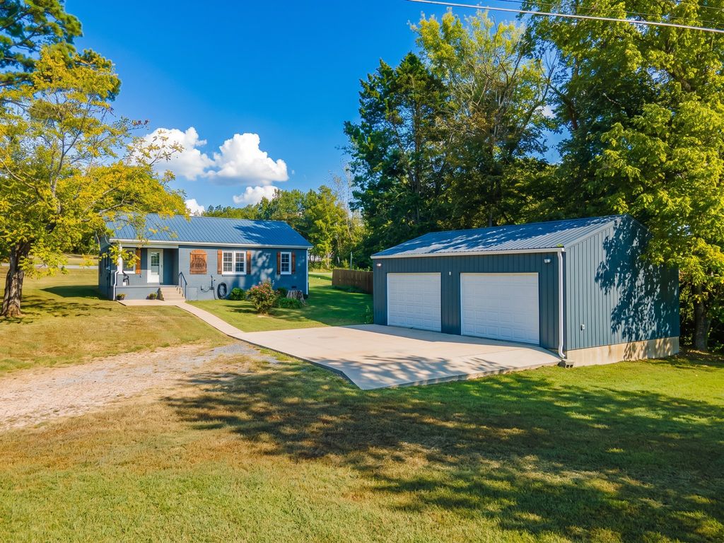 3287 Highway 48 N, Nunnelly