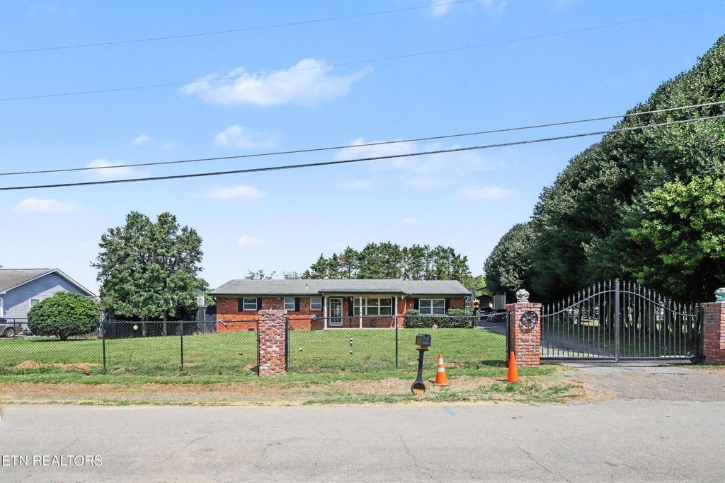 912 Royal Ave, Seymour