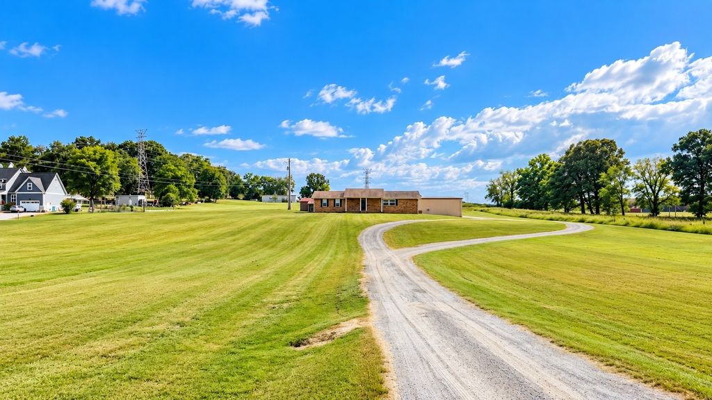 1790 Double Log Cabin Rd, Lebanon