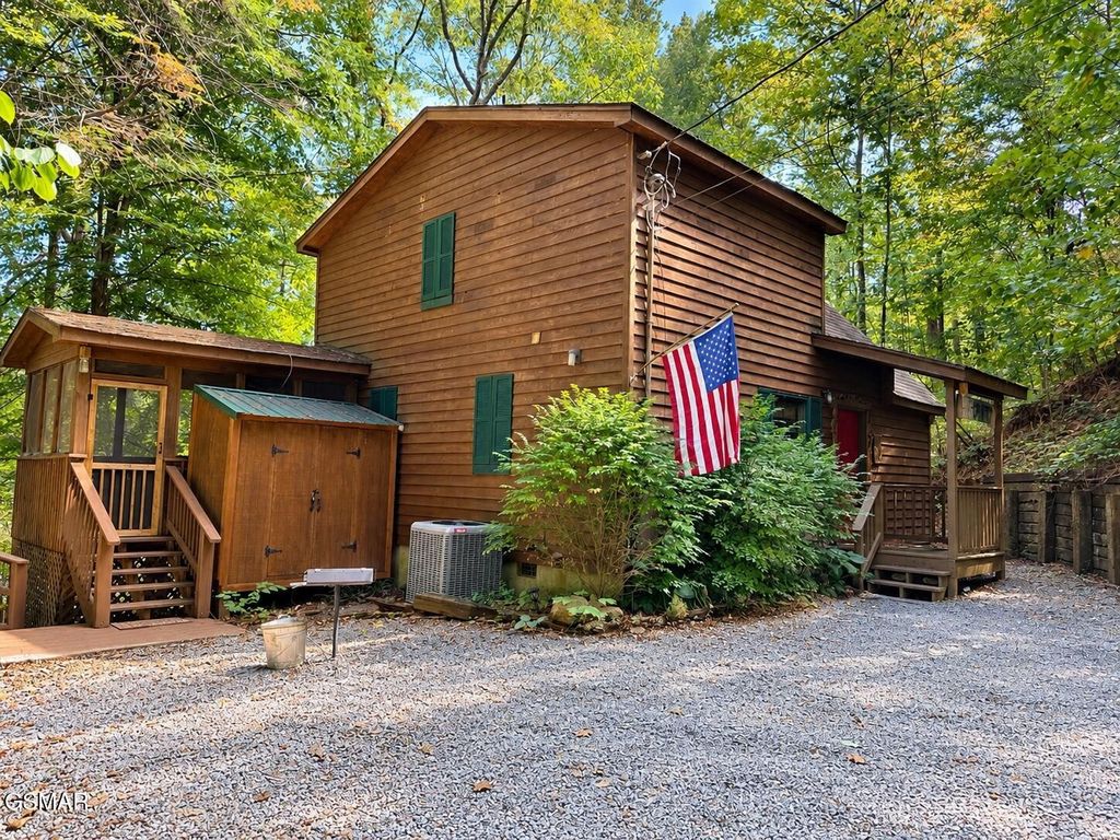 2120 Jeans Way, Sevierville