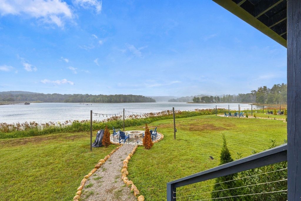 113 Shoreside Ct, Tracy City