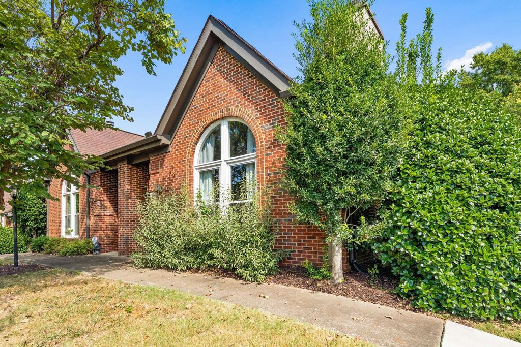 100 Highland Villa Dr, Nashville