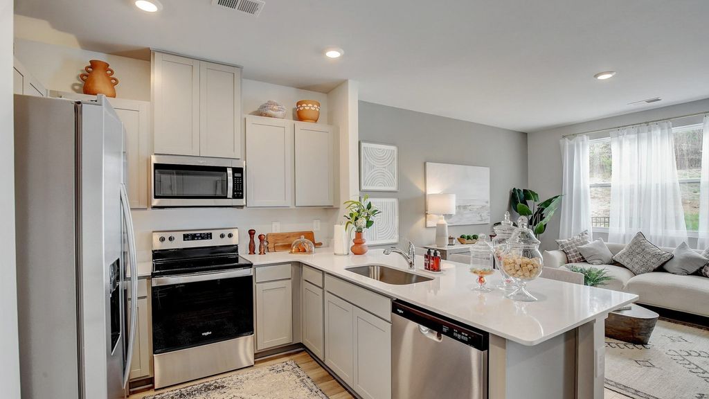 1323 Churchill Lane, Lewisburg