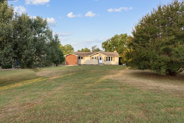147 Lake Terrace Dr, Hendersonville