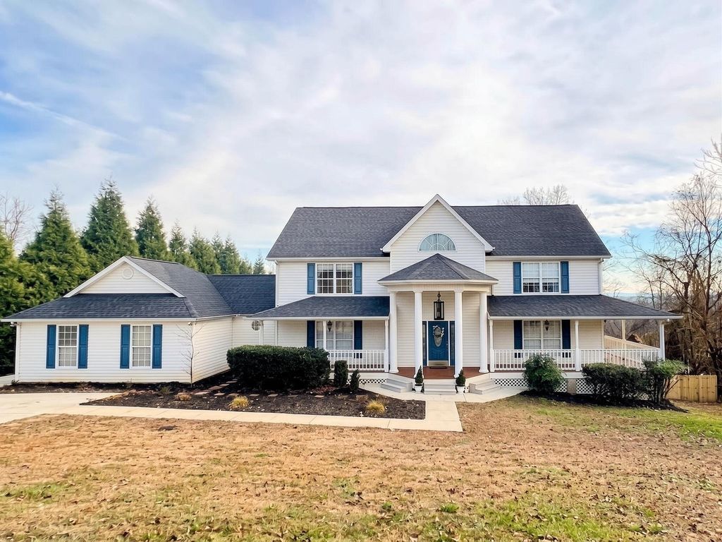 859 Black Oak Estates Rd, Dayton