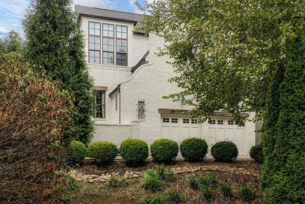 2030 Castleman Dr, Nashville