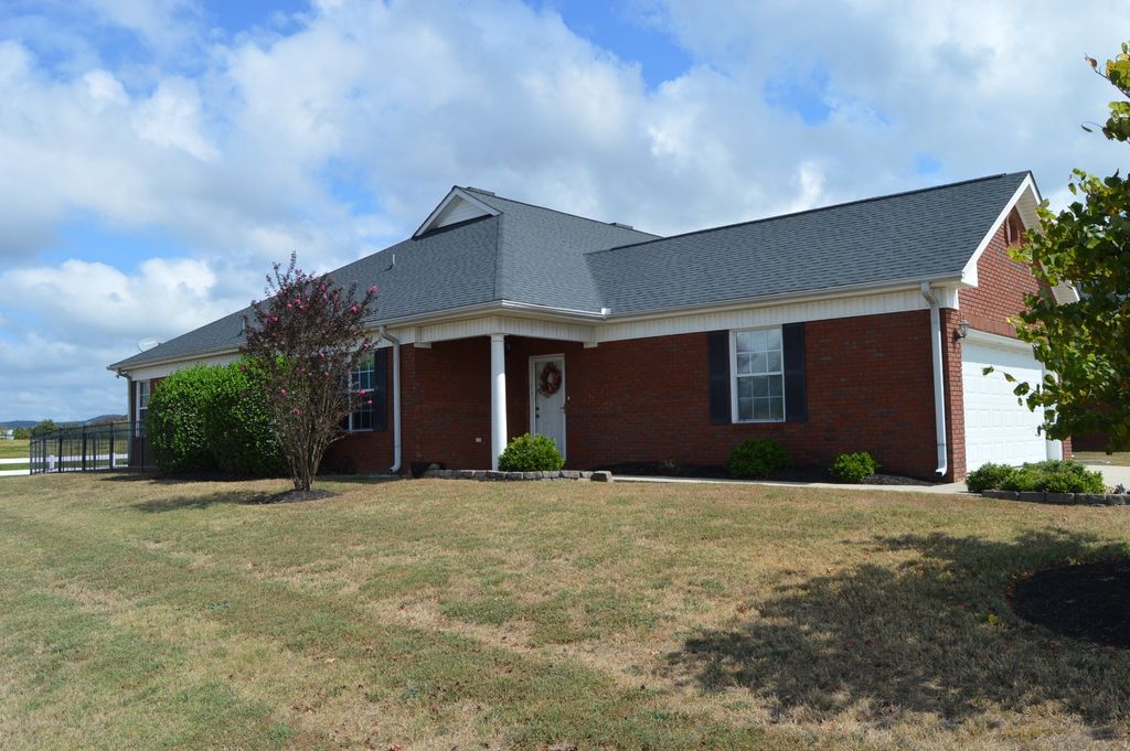 156 Horseshoe Ct, Shelbyville