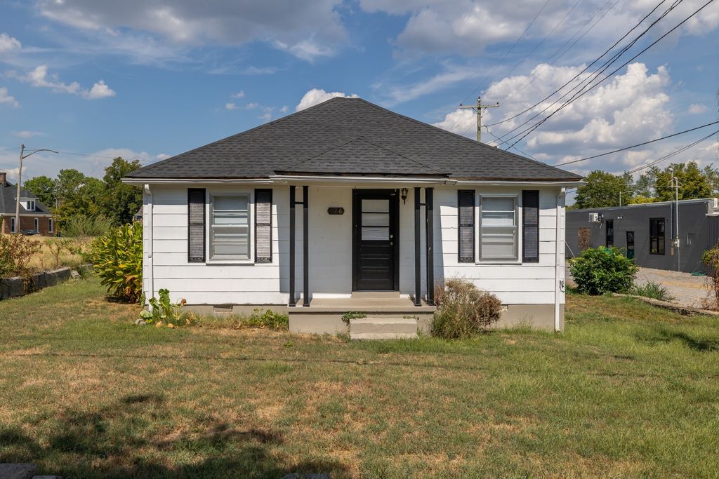 626 Cedar St, Lewisburg