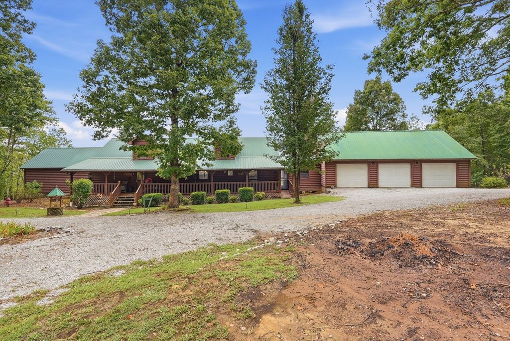 395 Hilltop Ln, Wilder