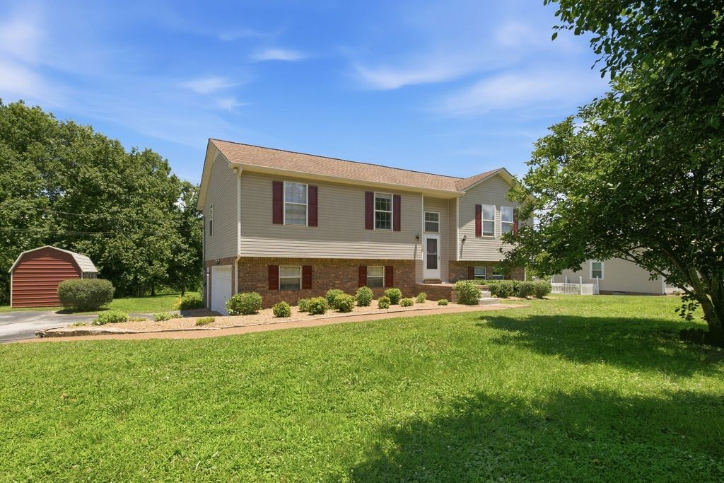 1529 Potter Dr, Columbia
