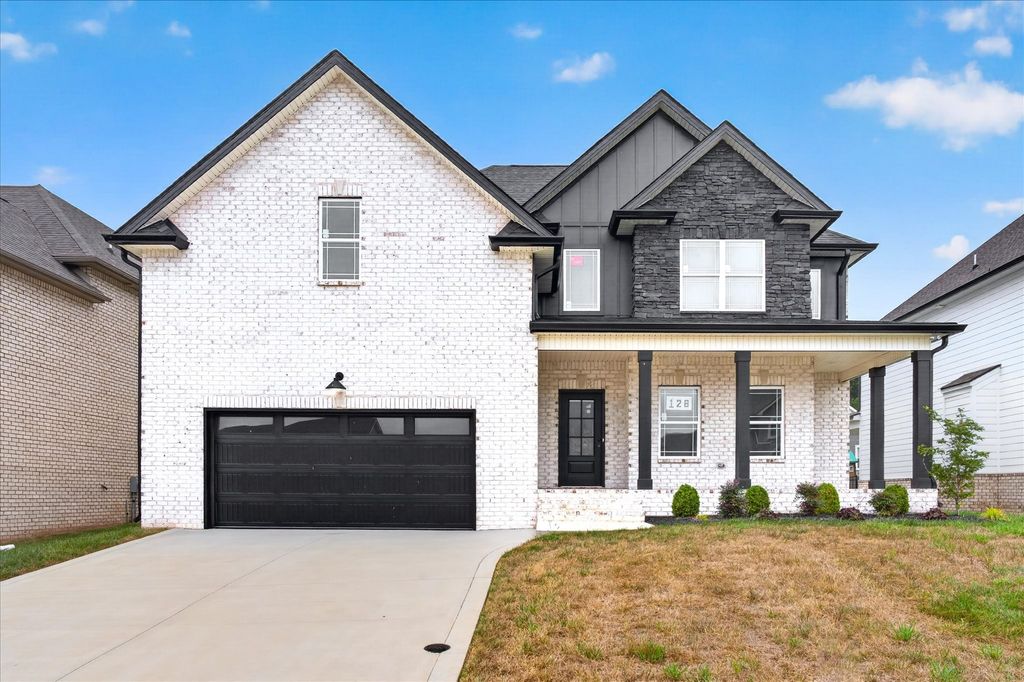 474 Spiderwort Dr, Clarksville