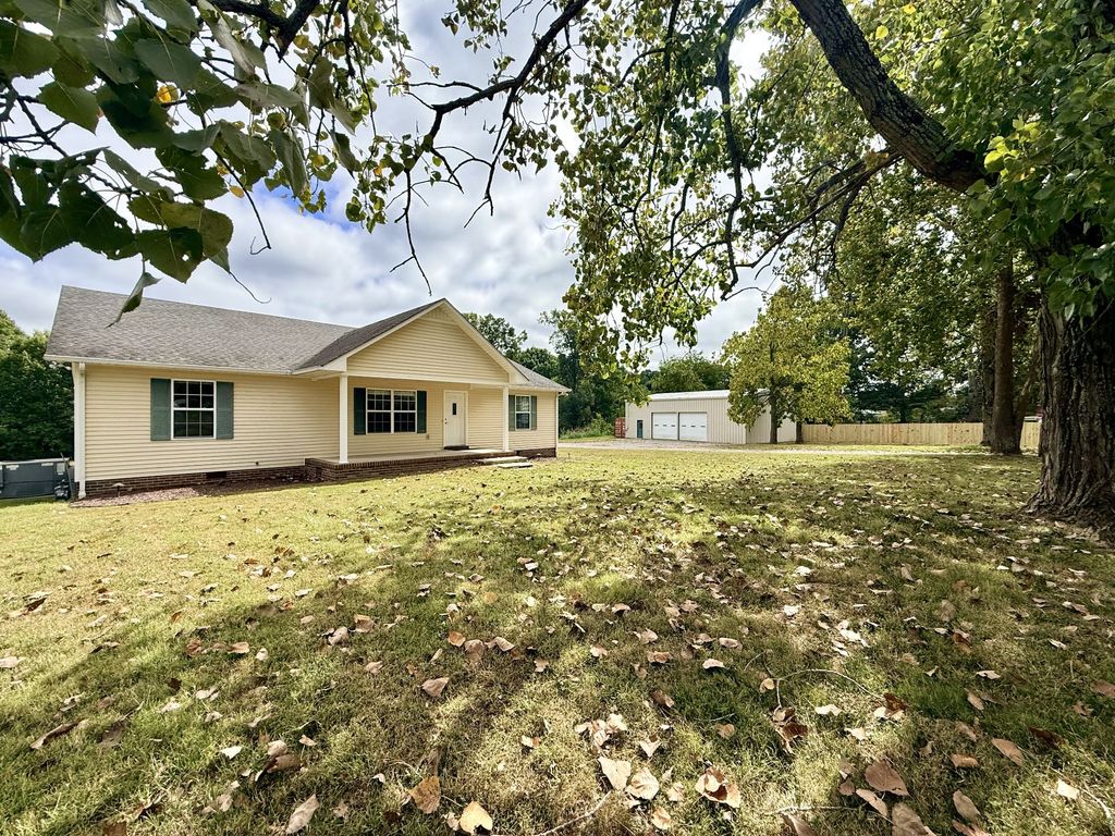1235 Yell Rd, Lewisburg