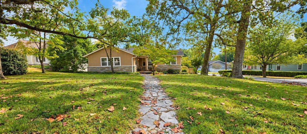 1008 S Crest Road, Rossville