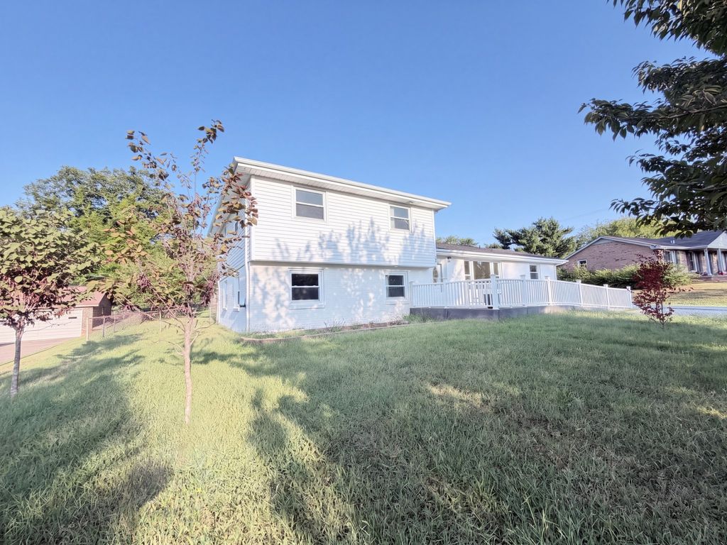 328 Kimbrough Rd, Clarksville