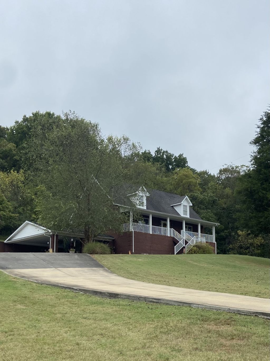107 Brandon Ln, Woodbury
