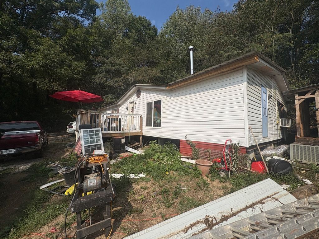206 Ben Henry Rd, Harriman