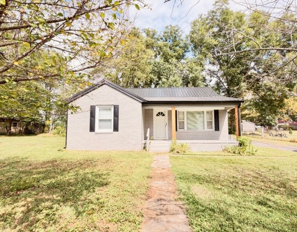 205 Alabama St, Huntland