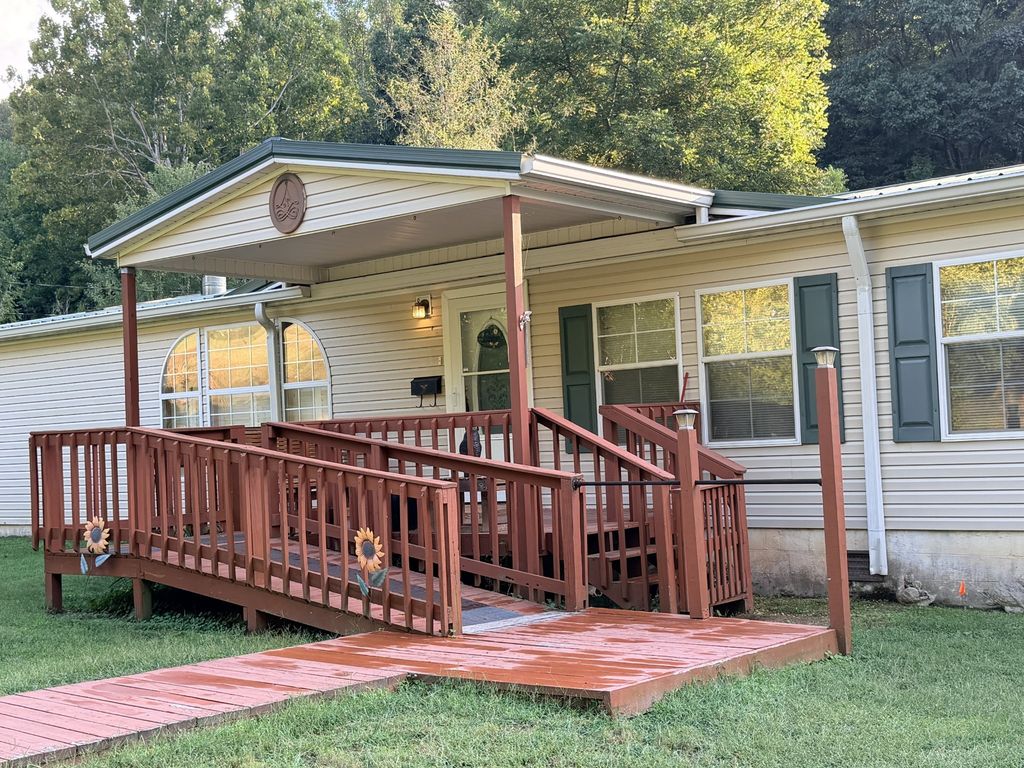 561 Mans Hollow Rd, Kingston