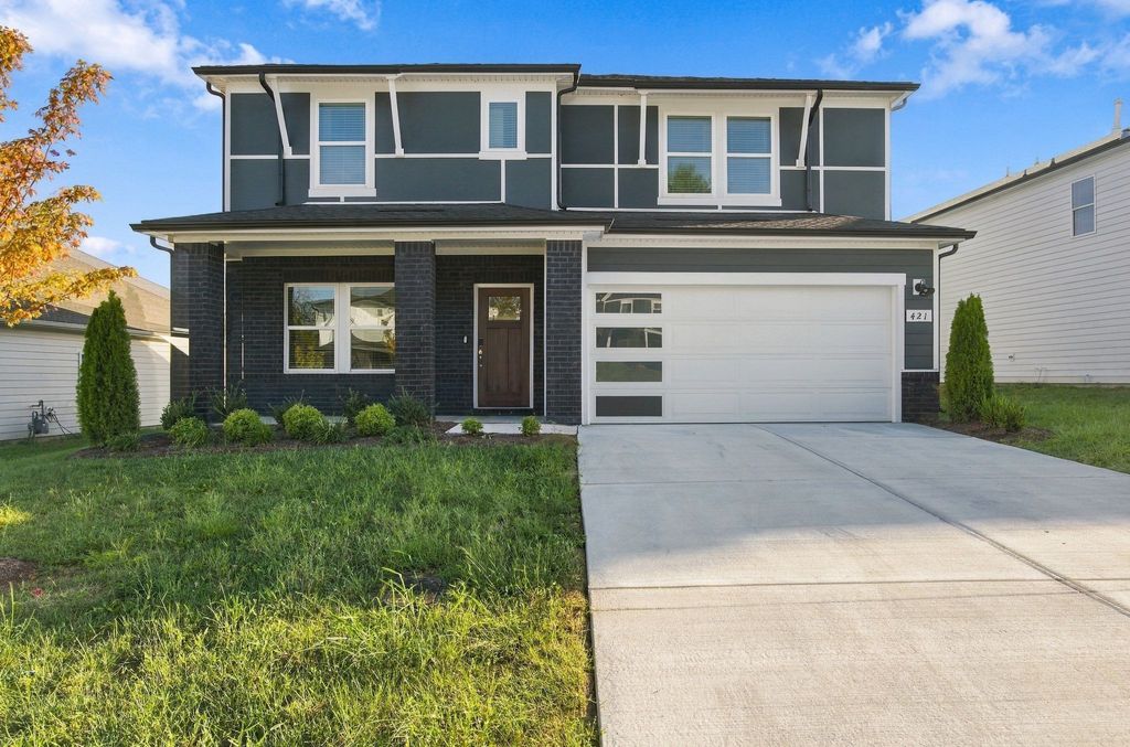 421 Long Dr, Smyrna