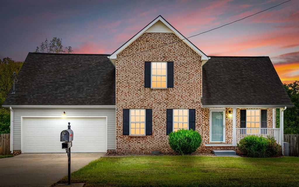 2498 Elkmont Dr, Clarksville