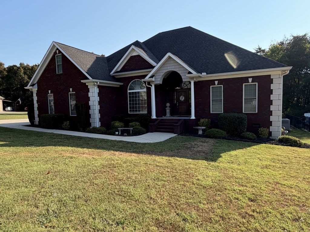 106 Stonegate Cir, Shelbyville