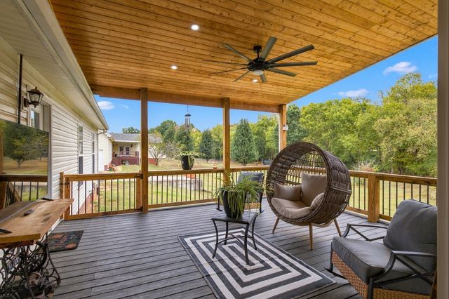 607 Meadowlark Dr, Shelbyville