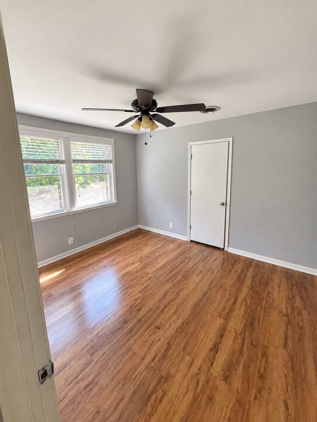 4059 Lake Pkwy, Hermitage